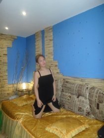 Массажистка: Мая