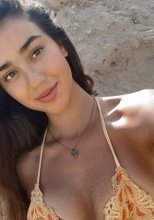 Индивидуалка: Дина