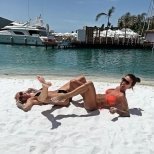 Индивидуалка: Кира и Яна